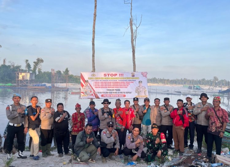 Dipimpin Kapolsek Beserta Anggota Polsek Mentaya Hulu dan pemerintahan daerah melaksanakan patroli penertiban parkiran di jalan Ngabe dan Sosialisasi kepada para penambang Emas ilegal di Ngabe Desa Kawan Batu, Kec.Mentaya Hulu,Kab.Kotim,Prov.Kalteng. pada 19 Mei 2026 lalu.