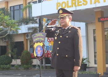 Wakapolresta Palangka Raya, Polda Kalteng, AKBP Moch. Isharyadi Fitriawan, S.I.K., M.H. memimpin upacara peringatan Hari Lahir Pancasila Tahun 2026 yang dilaksanakan kesatuannya, Senin (1/6/2026) pagi. 