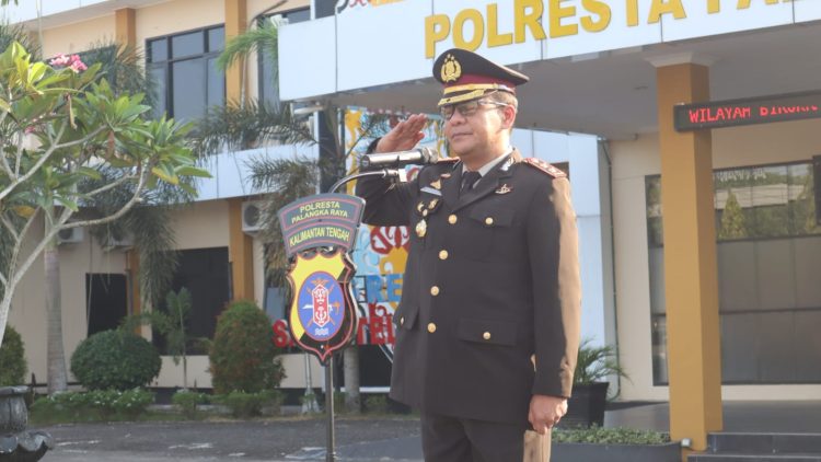 Wakapolresta Palangka Raya, Polda Kalteng, AKBP Moch. Isharyadi Fitriawan, S.I.K., M.H. memimpin upacara peringatan Hari Lahir Pancasila Tahun 2026 yang dilaksanakan kesatuannya, Senin (1/6/2026) pagi.