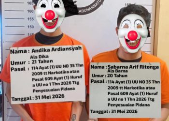 Kedua pelaku yang ditangkap yakni berinisial AA alias Dika (21 Th) merupakan warga Sidorejo Ujung Bandar dan SAR alias Barna (20 Th) warga Lingga Tiga Sigambal. Keduanya diciduk Satres Narkoba Polres Labuhanbatu saat hendak transaksi sabu. Dilokasi, petugas menemukan dan mengamankan barang bukti sabu seberat 1,72 gram bruto.