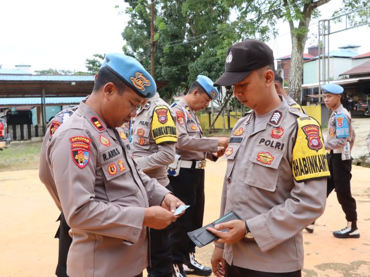 Wakapolres Kotawaringin Timur Kompol Christian Maruli Tua Siregar, S.I.K., M.M., melaksanakan kunjungan kerja ke Polsek Antang Kalang untuk melaksanakan kegiatan Penegakan, Ketertiban dan Disiplin (Gaktiblin) terhadap seluruh personel.