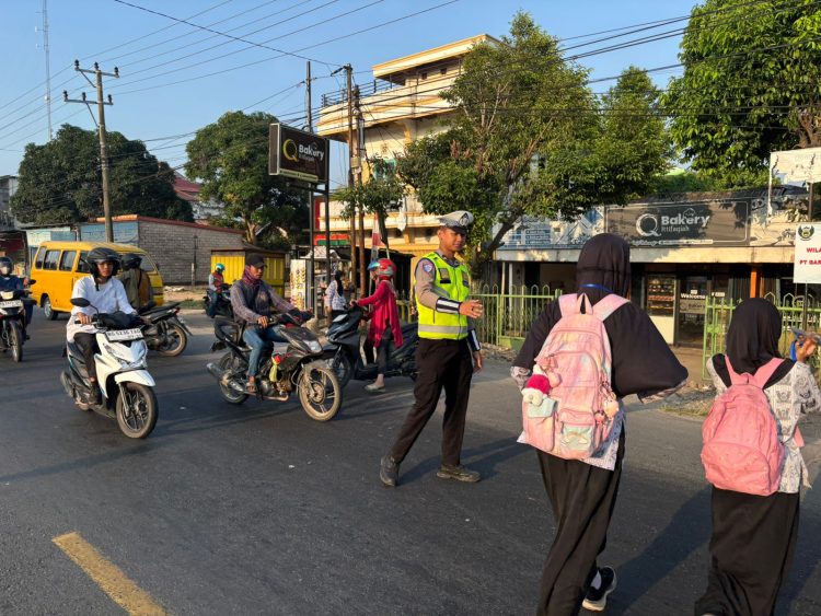 Satlantas Polres Ogan Ilir melaksanakan kegiatan Strong Point Pagi pada Kamis (4/6/2026).