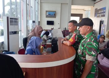 Korem 022/PT melaksanakan kegiatan fasilitasi pembuatan akta kelahiran bagi anak-anak yang belum memiliki dokumen kependudukan di wilayah teritorial Korem 022/PT.