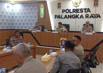 Kapolresta Palangka Raya Kombes Pol Dedy Supriadi, S.I.K., M.H. mengikuti kegiatan Analisa dan Evaluasi (Anev) Situasi Keamanan dan Ketertiban Masyarakat (Sitkamtibmas) yang dipimpin oleh Kapolda Kalimantan Tengah.