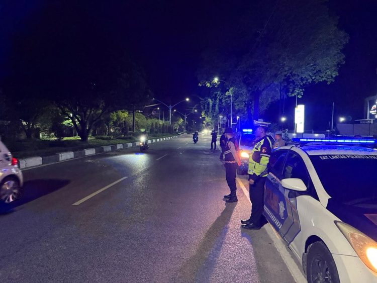 Wapawas Iptu Yudi Wahyudi bersama piket fungsi Polresta Palangka Raya melaksanakan patroli harkamtibmas pada malam hari di sejumlah titik rawan.