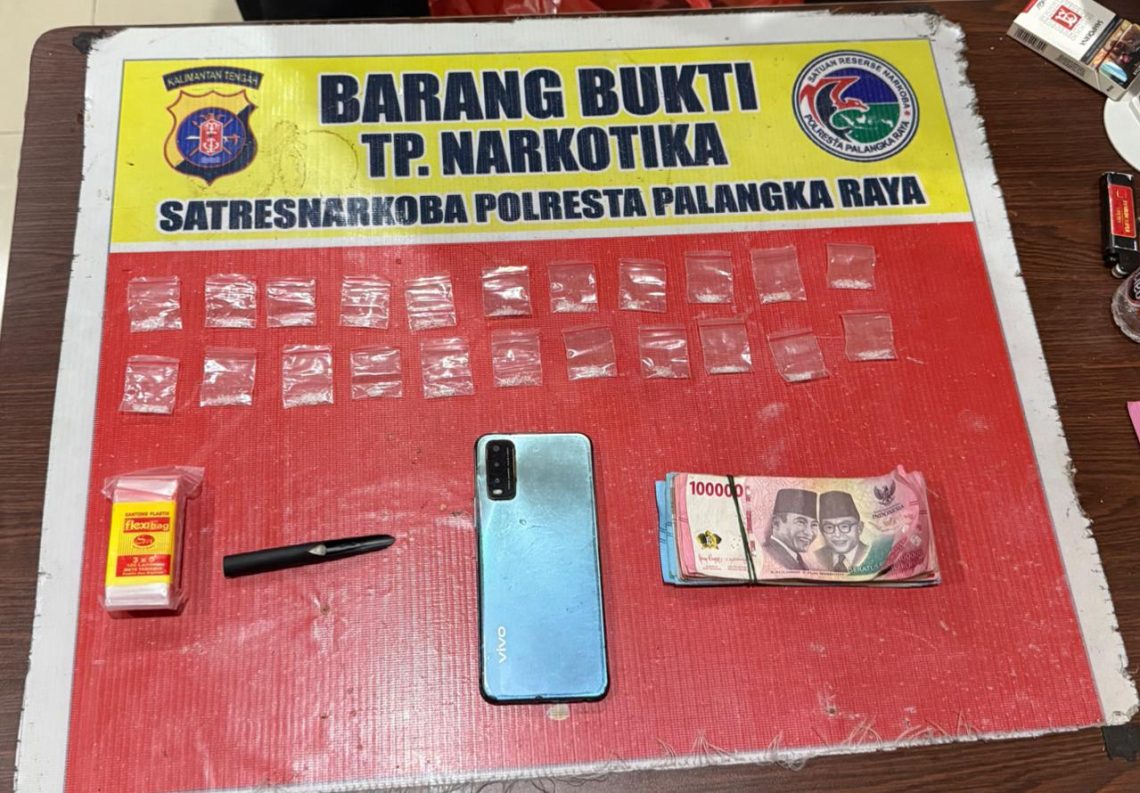 Petugas mengamankan seorang pria berinisial FAA alias AR (31) di sebuah barak di Jalan Yusuf Arimatea, Kelurahan Bukit Tunggal, Kecamatan Jekan Raya, Jumat (5/6/2026) sekitar pukul 13.30 WIB.