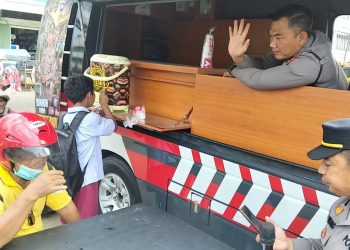 Salah satu langkah nyata tersebut diwujudkan melalui Program Sambang Kopi Keliling (Bang Kopling) yang digelar Satuan Pembinaan Masyarakat (Sat Binmas) Polres Lubuklinggau di Terminal Kalimantan, Kota Lubuklinggau, Senin, 8 Juni 2026.