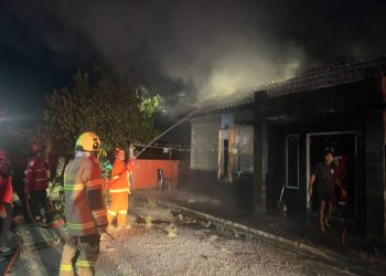 Polsek Baamang Polres Kotim mendatangi TKP (Tempat Kejadian Perkara) peristiwa Kebakaran Rumah di Jalan Walter Condrat Perum Yudi Idola RT. 37 RW.08 Baamang Tengah Kec Baamang Kab Kotim, pada hari Sabtu tanggal 6 Juni 2026.sekitar jam 01.00 Wib.