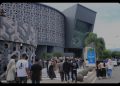 Masyarakat berwisata edukasi ke Museum Tsunami Aceh.