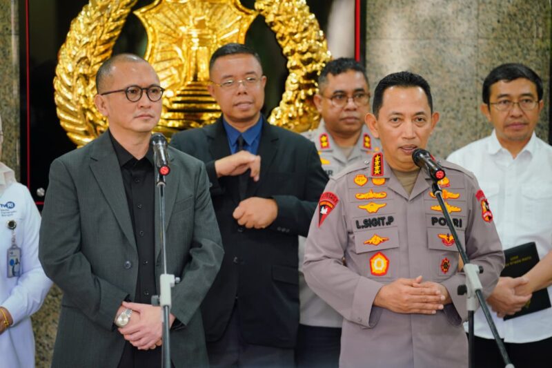 Kapolri usai menerima audiensi dengan pihak TVRI di Gedung Utama Mabes Polri, Jakarta Selatan, Rabu (10/6/2026). Dalam pertemuan itu juga dibahas sejumlah kerja sama mulai dari nobar, perizinan hingga pengamanan.