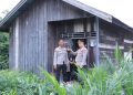 Kapolres Seruyan AKBP Beddy Suwendi, S.H., S.I.K., turun langsung melaksanakan pengecekan awal (before) terhadap rumah yang akan menjadi sasaran program bedah rumah milik Saudara Aliyadi, berlokasi di Jalan Ais Nasution dekat Jembatan Keramat, Desa Sungai Undang, Kecamatan Seruyan Hilir, Kamis (11/6/2026) pukul 16.30 WIB.