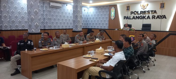 Kepolisian Resor Kota (Polresta) Palangka Raya, Polda Kalteng turut mengikuti video conference (vicon) yang digelar oleh Posko Presisi Mabes Polri guna menyampaikan sejumlah arahan kepada seluruh jajaran di kewilayahan, Kamis (11/6/2026) siang.