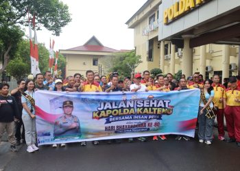Kepolisian Daerah Kalimantan Tengah (Polda Kalteng) menggelar kegiatan Jalan Sehat bersama insan pers.