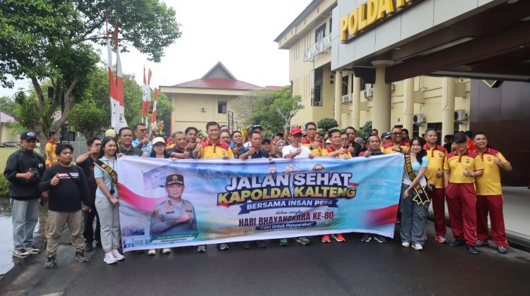 Kepolisian Daerah Kalimantan Tengah (Polda Kalteng) menggelar kegiatan Jalan Sehat bersama insan pers.