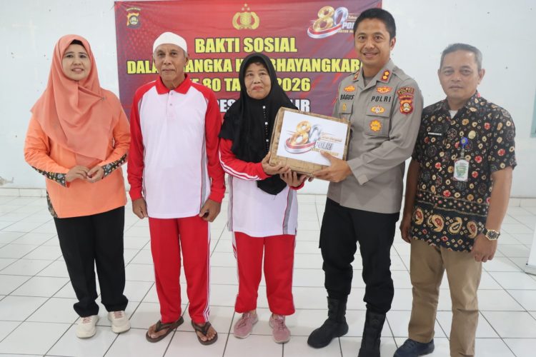 Polres Ogan Ilir melaksanakan kegiatan bakti sosial di Panti Sosial Lanjut Usia Harapan Kita UPTD Provinsi Sumatera Selatan yang berlokasi di Kelurahan Timbangan, Kecamatan Indralaya Utara, Kabupaten Ogan Ilir, Jumat (12/6/2026).