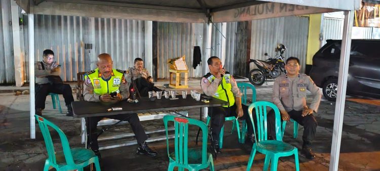 Polsek Pahandut Polresta Palangka Raya secara konsisten melakukan langkah pencegahan terhadap aksi balapan liar (Bali) dengan menyiagakan personel pada pos jaga yang telah disiapkan di wilayah hukumnya.