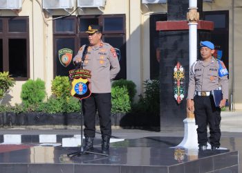 Wakapolres Seruyan Kompol Syaifullah, S.H., M.H., memimpin langsung Apel Pagi Jam Pimpinan di halaman Polres Seruyan, Senin (15/6/2026) mulai pukul 07.30 WIB.