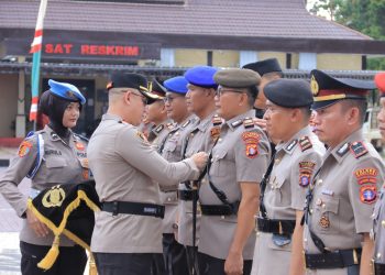 Dipimpin langsung oleh Kapolres Seruyan AKBP BEDDY SUWENDI, S.H., S.I.K., upacara ini menjadi penanda babak baru dalam perjalanan organisasi Polres Seruyan dengan hadirnya wajah-wajah segar di sejumlah pos jabatan strategis.