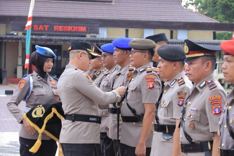 Dipimpin langsung oleh Kapolres Seruyan AKBP BEDDY SUWENDI, S.H., S.I.K., upacara ini menjadi penanda babak baru dalam perjalanan organisasi Polres Seruyan dengan hadirnya wajah-wajah segar di sejumlah pos jabatan strategis.