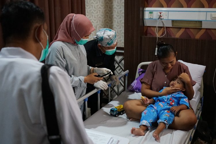 Kegiatan yang dilaksanakan di Rumah Sakit Bhayangkara Tingkat III Palangka Raya ini merupakan hasil kolaborasi antara Polri, Smile Train Indonesia, dan Yayasan Senyum Harapan Nusantara untuk membantu masyarakat mendapatkan akses layanan kesehatan yang berkualitas, Selasa (16/6/2026) sore.
