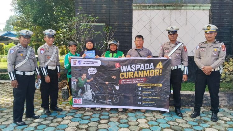 Seperti halnya dikmas lantas yang kali ini dilakukan oleh para personel Satlantas kepada masyarakat di wilayah Kota Palangka Raya, Kalimantan Tengah, sebagaimana yang disampaikan oleh Kasatlantas, Kompol Hermanto, S.H., Kamis (18/6/2026) sore