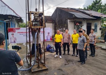 Polres Ogan Ilir melaksanakan pembangunan sumur bor untuk masyarakat Desa Permata Baru, Kecamatan Indralaya Utara, Kabupaten Ogan Ilir, Jumat (19/6/2026).