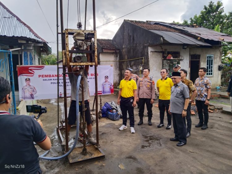 Polres Ogan Ilir melaksanakan pembangunan sumur bor untuk masyarakat Desa Permata Baru, Kecamatan Indralaya Utara, Kabupaten Ogan Ilir, Jumat (19/6/2026).