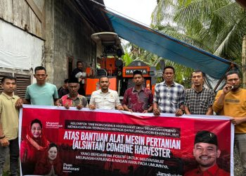 Penyaluran perdana dilakukan di Kabupaten Nagan Raya, Minggu (20/6/2026), dengan menyerahkan bantuan Combine Harvester kepada kelompok tani setempat. Bantuan tersebut merupakan bagian dari aspirasi yang diperjuangkan Jamaluddin Idham melalui program dukungan sektor pertanian
