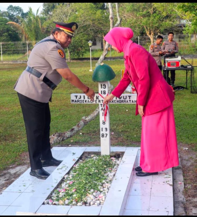 Upacara ziarah digelar di Taman Makam Pahlawan, Jalan Tjilik Riwut Km. 2, Kota Palangka Raya, Kalimantan Tengah, yang dipimpin langsung oleh Kapolda, Irjen Pol. Iwan Kurniawan, S.I.K., M.Si., Selasa (23/6/2026) mulai pukul 06.00 WIB.