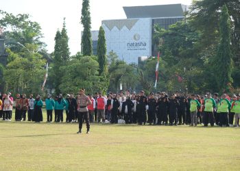 Ratusan orang dari berbagai elemen tumpah ruah dalam Apel Sabuk Kamtibmas, yang diinisiasi Kapolda Kalteng Irjen Pol Iwan Kurniawan, dalam rangka menyambut Hari Bhayangkara ke-80 tahun 2026.