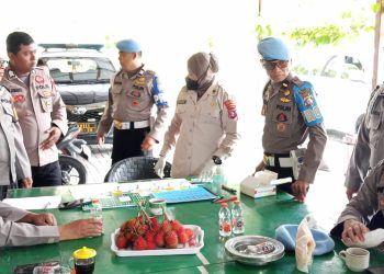 Sipropam Polresta Palangka Raya melaksanakan tes urine terhadap personel Polsek Bukit Batu sebagai langkah pengawasan internal guna memastikan anggota Polri bebas dari penyalahgunaan narkoba, Rabu (24/6/2026).