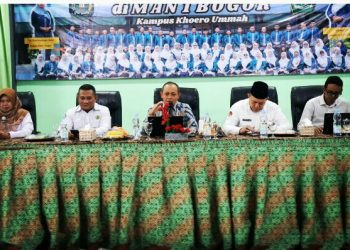 Acara yang berlangsung di Aula MAN 1 Bogor ini dihadiri langsung oleh Inspektur I Itjen Kemenag RI, Ahmadun, beserta jajaran, serta Kepala Seksi Pendidikan Madrasah Kantor Kemenag Kabupaten Bogor, Syawaluddin Nasution.
