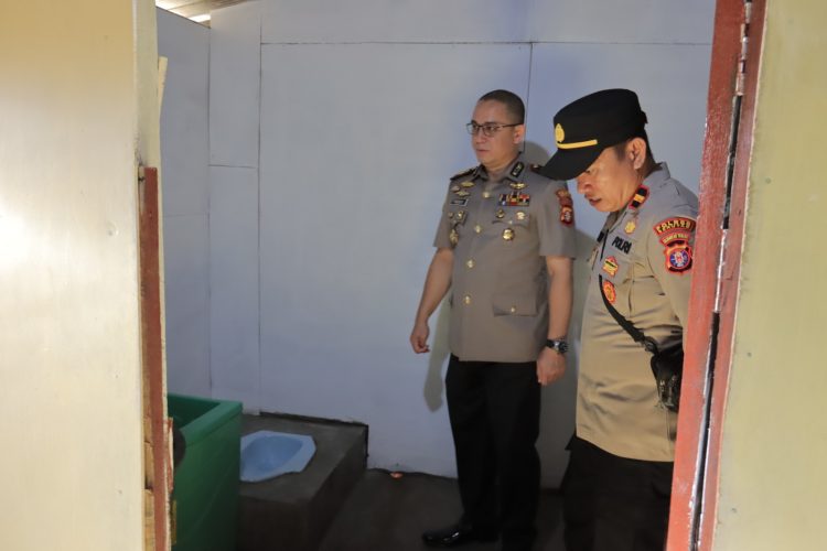 Kapolres Seruyan AKBP BEDDY SUWENDI, S.H., S.I.K. melaksanakan kegiatan pengecekan progres Bedah Rumah dalam rangka peringatan HUT Bhayangkara Polri Ke-80 Tahun 2026 pada Rabu (24/6) pukul 08.30 WIB, bertempat di Jalan Ais Nasution, Kuala Pembuang, Kabupaten Seruyan.