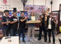 Kapolsek Pahandut AKP Iyudi Hartanto, S.T.K., S.I.K. menghadiri Workshop Kalimantan Tengah Melawan serta Menolak Paham Intoleransi, Radikalisme, Terorisme, dan Kekerasan yang dirangkaikan dengan pembukaan Pertandingan Domino JOC S-6 (Cup Season 6). Kegiatan berlangsung di A'Long Space Coffee, Jalan Janah Jari, Kelurahan Langkai, Kecamatan Pahandut, Sabtu (27/6/2026).