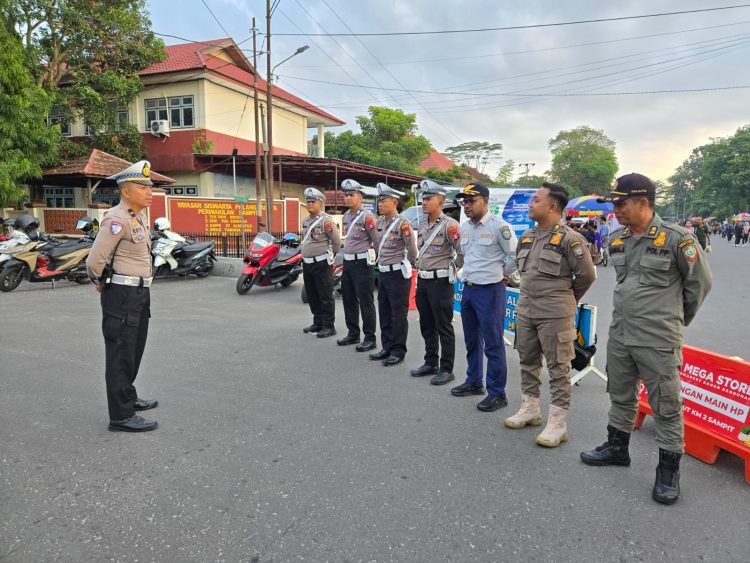 Satlantas Polres Kotim melaksanakan pengamanan kegiatan Car Free Day (CFD) di Taman Kota Sampit. Minggu pagi.(28/06/2026).