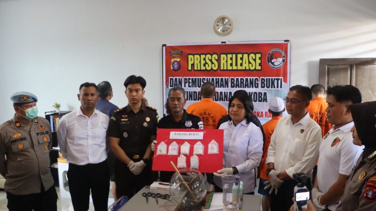 Hal itu diungkapkan dalam press release yang digelar pada Mapolresta Palangka Raya, Jalan Tjilik Riwut Km. 3,5, Kota Palangka Raya, Kalimantan Tengah, dengan dipimpin oleh Kasatresnarkoba, AKP Yonika Winner Te’dang, S.T., M.H., Senin (29/6/2026) siang. 