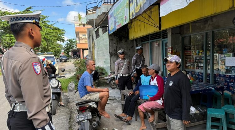 Satlantas Polres Kotawaringin Timur melaksanakan kegiatan Patroli dan Sosialisasi Edukasi tentang larangan penggunaan knalpot yang tidak sesuai Spesifikasi Teknis, Sosialisasi Over Loading dan Cegah Anak Mengendarai Motor (CAMOT). Rabu pagi (17/06/2026).