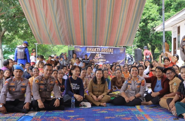 Polres Samosir melaksanakan kegiatan Bakti Sosial dan Bakti Kesehatan di SD Negeri 13 Hasinggahan, Dusun Bahal-Bahal, Desa Hasinggahan, Kecamatan Sianjur Mulamula, Kabupaten Samosir, Selasa (23/6/2026).