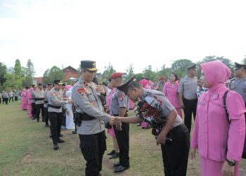 Polda Kalimantan Tengah ( Kalteng) menggelar upacara kenaikan pangkat setingkat lebih tinggi bagi personel Polri periode 1 Juli 2026, bertempat di Lapangan Barigas Mapolda setempat, Selasa (30/6/2026).
