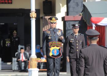 Suasana khidmat dan penuh kebanggaan mewarnai pelaksanaan Upacara Peringatan Hari Bhayangkara Ke-80 Tahun 2026 pada Senin (1/7) pukul 08.00 WIB, bertempat di Lapangan Mapolres Seruyan, Jalan A. Yani, Kuala Pembuang, Kabupaten Seruyan. Kapolres Seruyan AKBP BEDDY SUWENDI, S.H., S.I.K. bertindak selaku Inspektur Upacara.