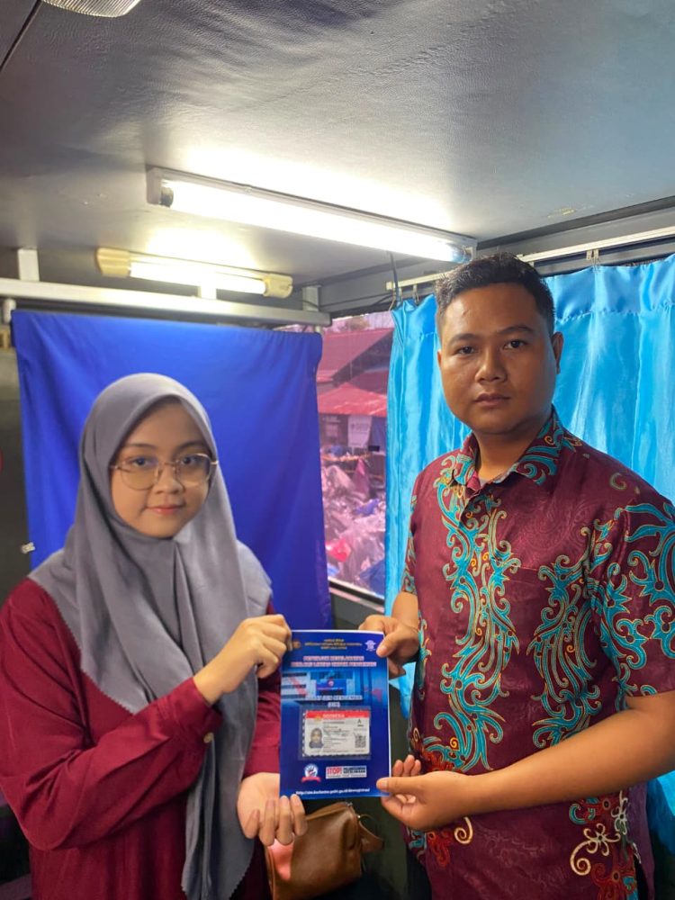 Satuan Lalu Lintas (Satlantas) dengan memberikan layanan prima kepada para pemohon Surat Izin Mengemudi (SIM) di SATPAS Polresta Palangka Raya, Jalan Tjilik Riwut Km. 3,5, Kamis (2/7/2026) mulai pukul 08.00 WIB.