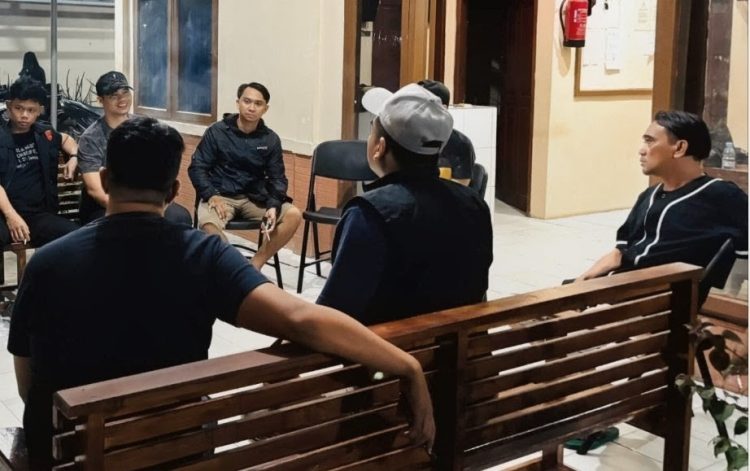 Terduga pelaku berinisial J (60) ditangkap di sebuah rumah di Kelurahan Tagaraja, Kecamatan Kateman, Kabupaten Indragiri Hilir, Provinsi Riau, Sabtu (4/7/2026), setelah keberadaannya berhasil dilacak melalui serangkaian penyelidikan intensif. Penangkapan berlangsung tanpa perlawanan.