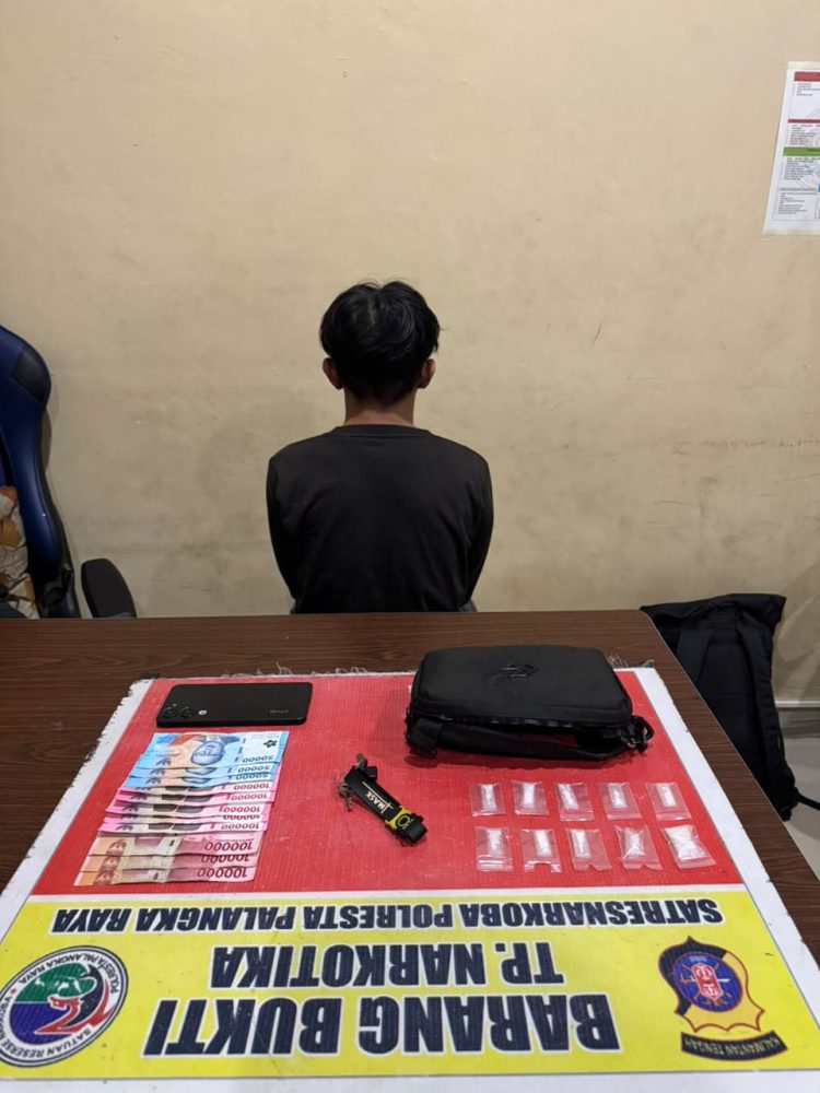 Satuan Reserse Narkoba (Satresnarkoba) Polresta Palangka Raya, Polda Kalteng kembali berhasil menggagalkan transaksi narkotika yang pada wilayahnya dengan mengamankan seorang tersangka dan puluhan paket diduga sabu. 