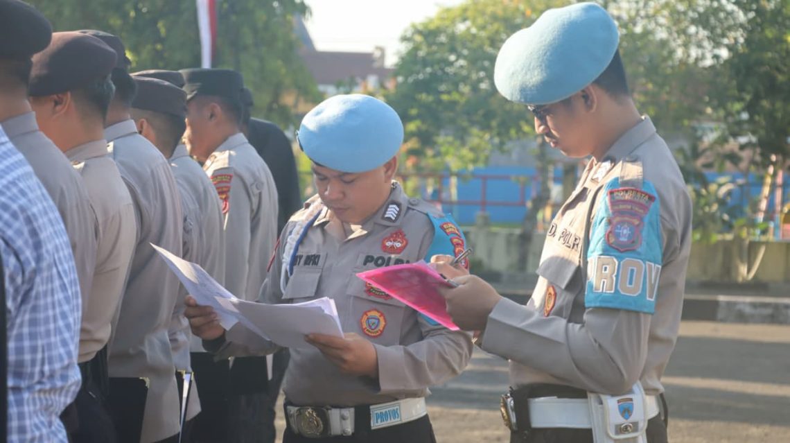 Pengecekan absensi secara rutin dilakukan oleh Seksi Profesi dan Pengamanan (Sipropam) Polresta Palangka Raya, Polda Kalteng sebagai upaya untuk menjaga kedisiplinan pada internal kesatuannya.