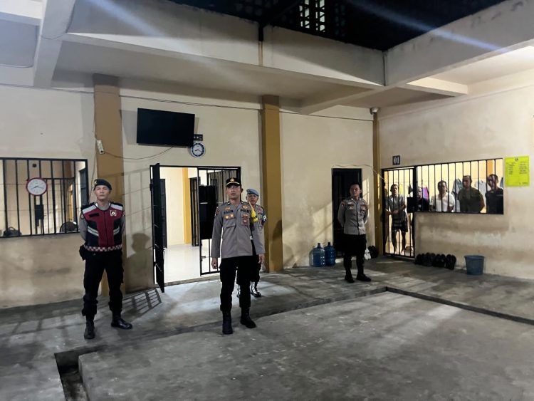 Pengecekan ruang tahanan kembali dilakukan oleh Kepolisian Resor Kota (Polresta) Palangka Raya, Polda Kalteng guna memastikan situasi dan kondisi keamanan pada markas komando (mako) dapat senantiasa kondusif.
