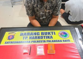 Seorang pria berinisial M.A.R.(26) diamankan di sebuah barak di Jalan Pandan Sari, Kelurahan Langkai, Kecamatan Pahandut, Kota Palangka Raya, Jumat (10/7/2026) sekitar pukul 15.30 WIB.
