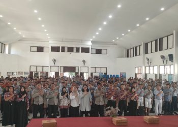 Kegiatan yang berlangsung di Aula SMKN 1 Palangka Raya tersebut diikuti sebanyak 447 peserta didik baru.