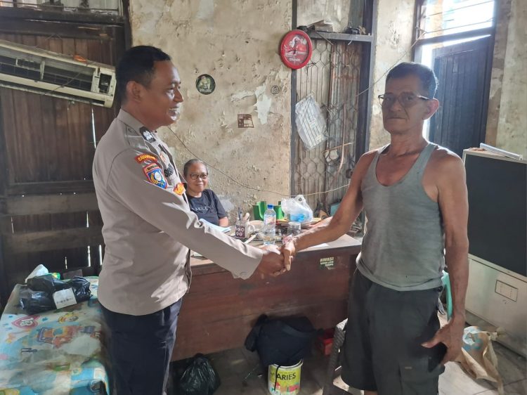 Aiptu Siswanto berdialog langsung dengan pemilik usaha dan mengajak masyarakat untuk meningkatkan kepedulian terhadap keamanan lingkungan serta segera melaporkan apabila mengetahui adanya potensi gangguan kamtibmas.