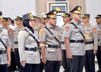 Kapolda Kalimantan Tengah (Kalteng) Irjen Pol Iwan Kurniawan, memimpin langsung upacara serah terima jabatan (Sertijab) tiga (3) pejabat utama dan tiga (3) Kapolres di jajaran Polda Kalteng, bertempat di Gedung Graha Bhayangkara, Mapolda setempat, Kamis (16/7/2026) pagi.