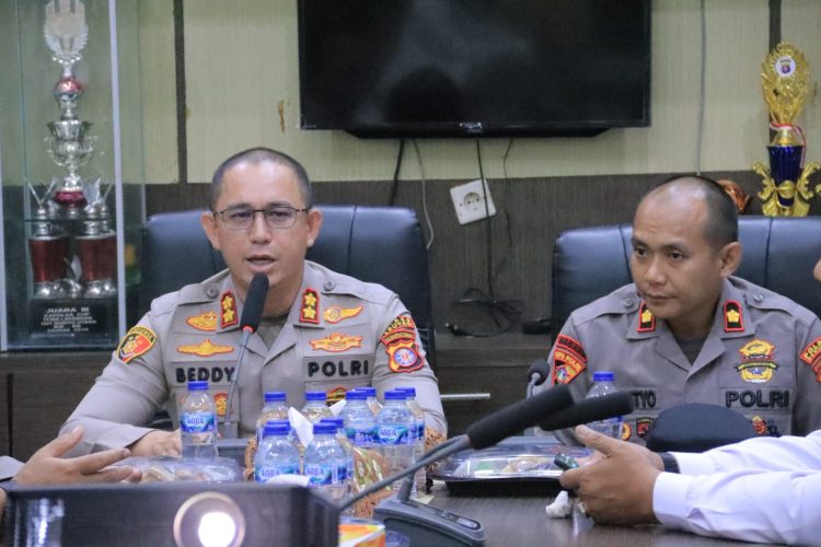 Kapolres Seruyan, AKBP Beddy Suwendi, S.H., S.I.K., didampingi Kabag Ops Polres Seruyan, memimpin langsung kegiatan Latihan Pra Operasi Aman Nusa II Tahun 2026 dalam rangka penanggulangan kebakaran hutan dan lahan (karhutla), Selasa (21/7/2026) pukul 09.00 WIB.